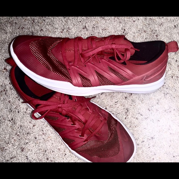 MENS RED Nikes - Picture 3 of 5